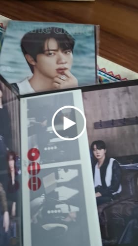 Customer video review of BTS - ARIRANG 5TH ALBUM DELUXE VINYL RANDOM