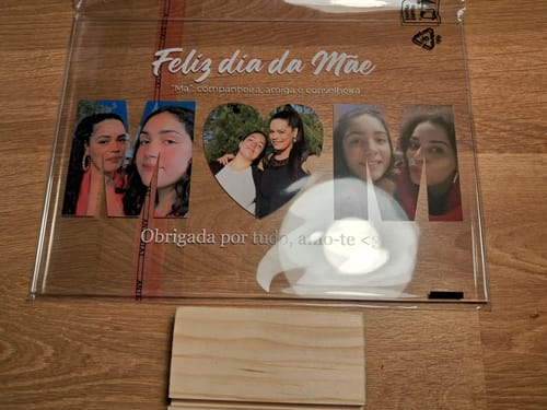 Customer photo review of Placa "M-❤️-M" c/ 3 Fotografias - Dia da Mãe