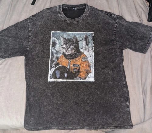 Customer photo review of COOLMIND DB cat Printed Cotton Acid Washed Exclusive Graphic Unisex T Shirt Cool Streetwear Men Tshirts Big Size Tee for men