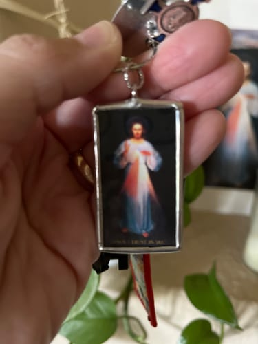 Customer photo review of Divine Mercy Catholic Soldered Medal - St Faustina - Confirmation Gift - Easter Gift