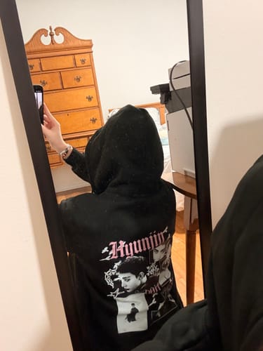 Customer photo review of SKZ DO IT Poster Printed Hooded Zipper Coat