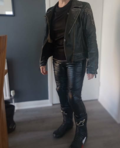 Customer photo review of RHEON™ Motorcycle Flat Knee Armour (Pair)