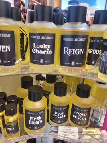 Customer photo review of PISSED & PEACHY BODY OIL