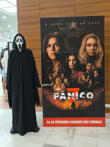 Customer photo review of Manto Ghostface Original - 25 Anos Fun World Edição Limitada