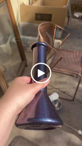 Customer video review of Boxed Sparkle and Shine Beaker Glass Bong - 10"