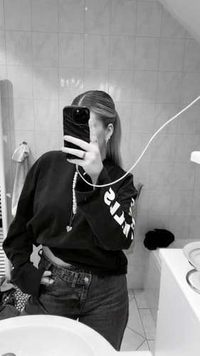 Customer photo review of LONGSLEEVE T-SHIRT NAVY