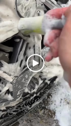 Customer video review of BLACKLINEĀ® WHEEL BARREL BRUSH