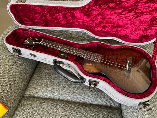 Customer photo review of Tenor Ukulele Hard Case suits Kala Revelator Gray Tweed Archtop GTT-AT