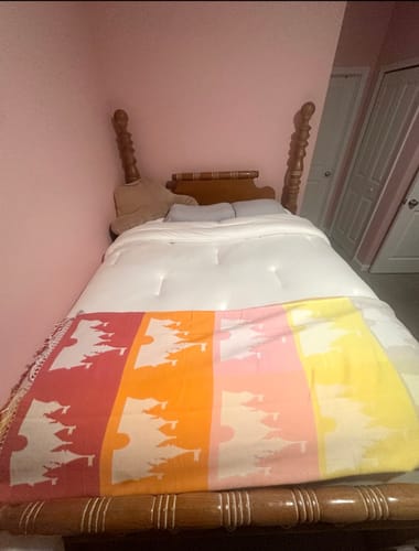Customer photo review of MarshMellow Comforter