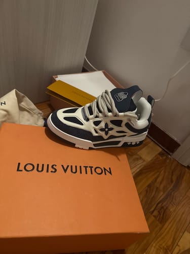 Recensione con foto di un cliente su Sneakers LV Skate Blu