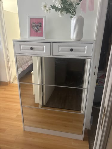 Customer photo review of Zapatero Organizador Mueble Con Espejo 18 Pares y Cajones