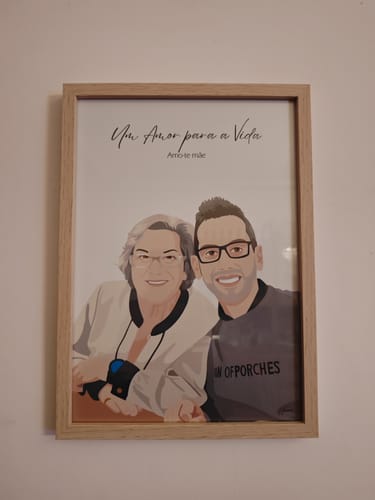 Customer photo review of Quadro Retrato Colorido Personalizado