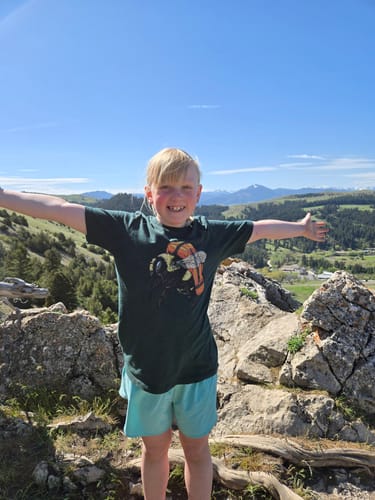 Customer photo review of Bee Backpacker Kids T-Shirt
