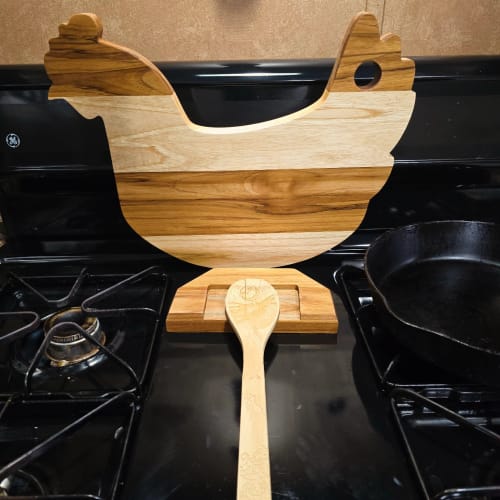 Customer photo review of 15.9x13.5" Chicken Shaped Serving Board Acrylic Router Template