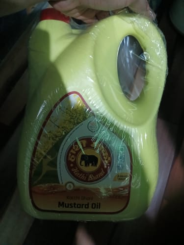 Customer photo review of Hathi Marka Kacchi Ghani Mustard Oil