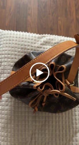 Customer video review of Petit Noé