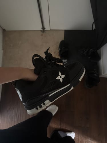 Recensione con foto di un cliente su Sneakers LV Skate Nera/Bianca
