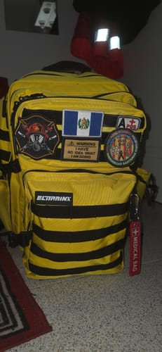 Customer photo review of Mochila Táctica V1 45L All In Amarillo