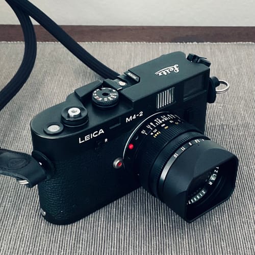 Customer photo review of Square Lens Hood for Leica Summilux 50mm E43 (Black Aluminum)