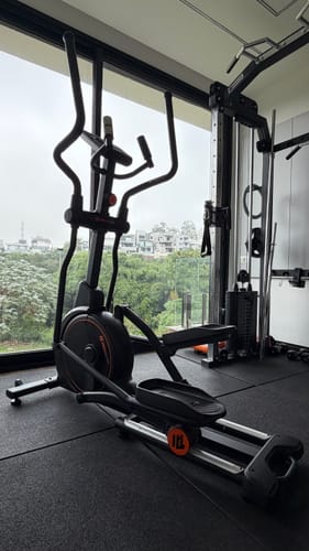 Customer photo review of Aparelho Elíptico Magnético Semiprofissional M5000 | Resistência Magnética | Suporta 120 Kg | Robusto e Estável