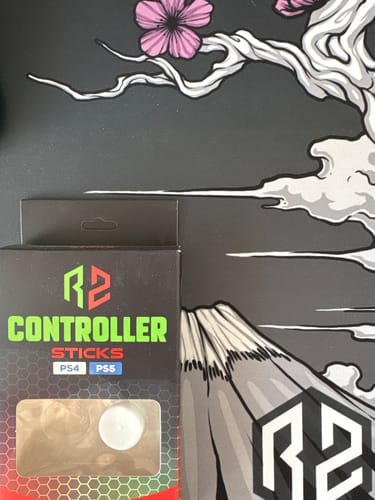 Kundenfoto der Verpackung der weißen RZ Controller Sticks.