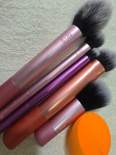 Customer photo review of Real Techniques Brush Set 5pc Everyday Essentials