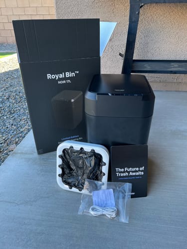 Customer photo review of Royal Bin™ 17L - Touchscreen, Self-Sealing Smart Trash Can