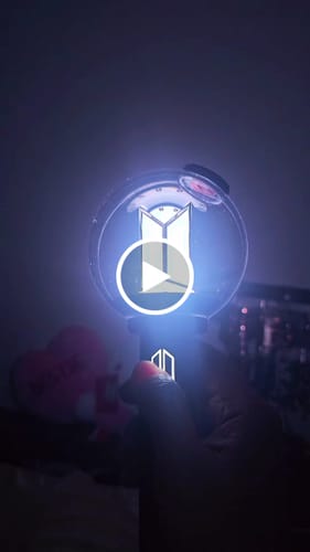 Customer video review of BTS - OFFICIAL LIGHT STICK VER.4