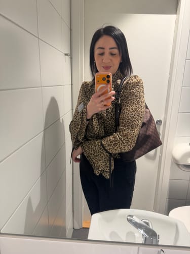 Customer photo review of Shoulder Bag