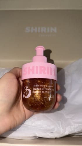 Customer photo review of Shimmering Body Oil Glazed Strawberry Butter Cream