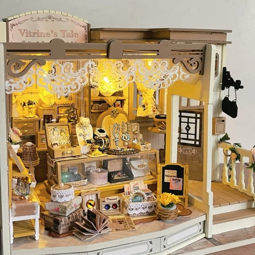 Customer photo review of Vitrine's Tale DIY Miniature House