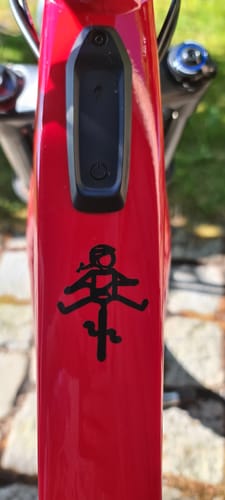 Customer photo review of Kleiner Mensch auf Rad mit Helm! HELMut / HELMine Kreativer Vinyl-Aufkleber für Rennrad, Mountainbike, Material: Vinylaufkleber