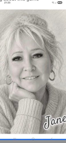 Reviewer in a stylized, black and white portrait wearing the Lazy Girl Pre-Glued Under Lash.