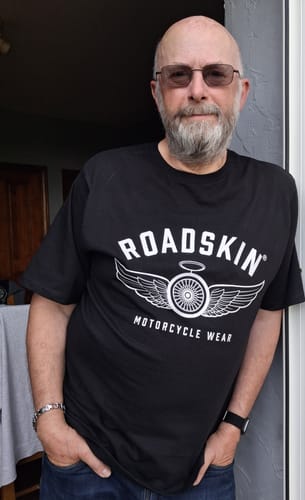 Customer photo review of Roadskin® Logo Premium T-shirt