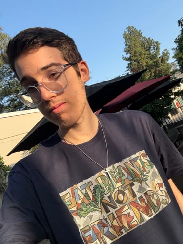 Customer photo review of Eat Plants Not Friends, Cubist Vegan Plant-Based Graphic Tee