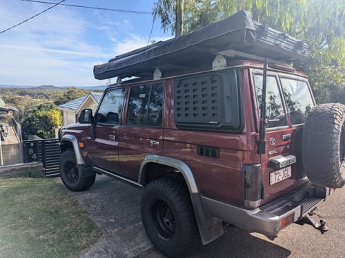 Customer photo review of URNIETA Window Storage Box | 76 Series LandCruiser