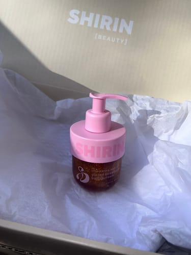 Customer photo review of Shimmering Body Oil Glazed Strawberry Butter Cream