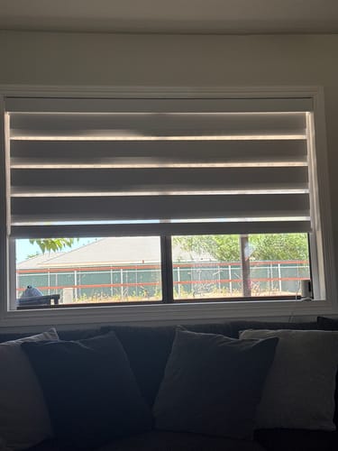 Customer photo review of SmartWings Motorized Zebra Shades 90% Blackout 95mm Astrid