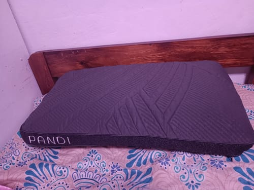 Reseña con foto de un cliente sobre Almohada Cooling Premium