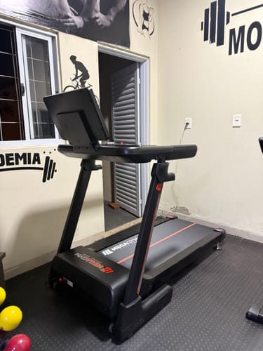 Customer photo review of Esteira Semiprofissional Elétrica Smart Pace Ultra 20km/h | Motor 5.0 HPP | Bluetooth |Suporta até 160kg