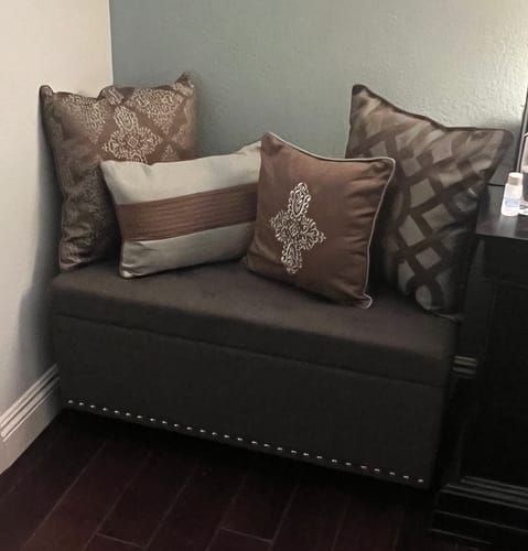 Customer photo review of Brentwood Tufted Storage Ottoman Bench