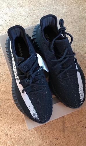 Customer photo review of YEEZY BOOST ORIGINAL 350 V2 OREO