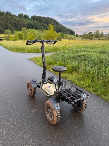 Customer photo review of Trottinette VEEHOP tout terrain à 4 roues motrices avec selle pliable 3200w / 6400w 40ah