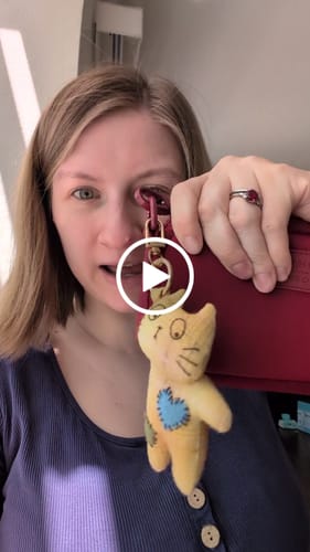 Customer video review of Paw-Stuck Kitty Bag Charm