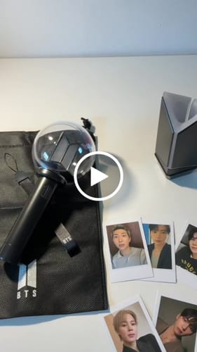 Customer video review of BTS - OFFICIAL LIGHT STICK VER.4
