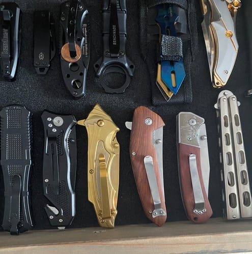 Customer photo review of Set of 3 Black Blue Gold Throwing Knives
