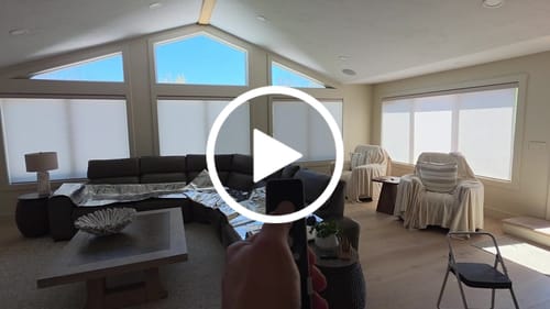 Customer video review of SmartWings Motorized Light Filtering Roller Shades 70% Blackout Essential