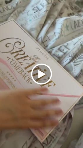 Customer video review of Creative Comeback XXXL Eyeshadow Palette