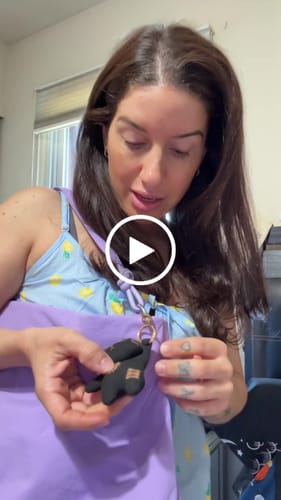 Customer video review of Paw-Stuck Kitty Bag Charm
