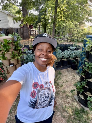 Customer photo review of Professional Tomato Plant Enabler T-Shirt